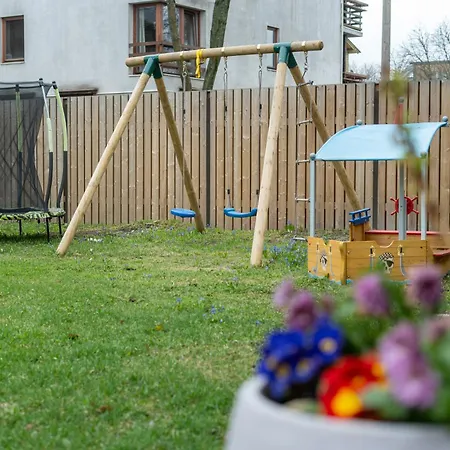 Garden Next To Telliskivi & Old Town Apartment